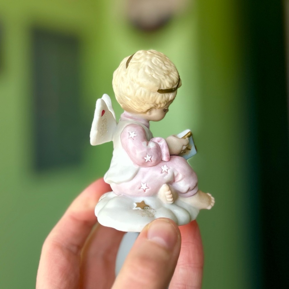 VTG Reading Child Angel Dainty Mini Sculpted Figurine Faith Based Decor - Picture 4 of 10